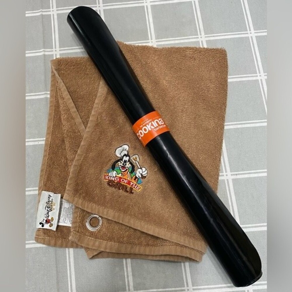 Grill Items
Goofy King of the Grill Chef Towel & COOKINA Reusable Grilling Mat